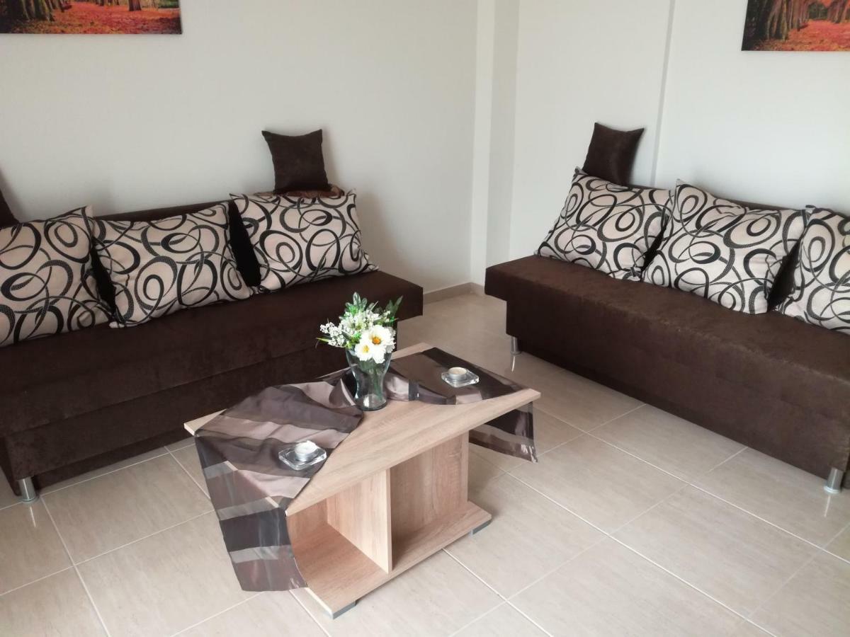 Jordan'S Appartment At ניאה מיכאניונה מראה חיצוני תמונה